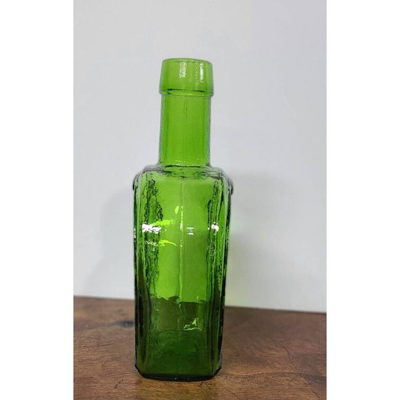 Vintage Horse Shoe Bitters Decanter Bottle Embossed Emerald Green - Picture 2 of 8